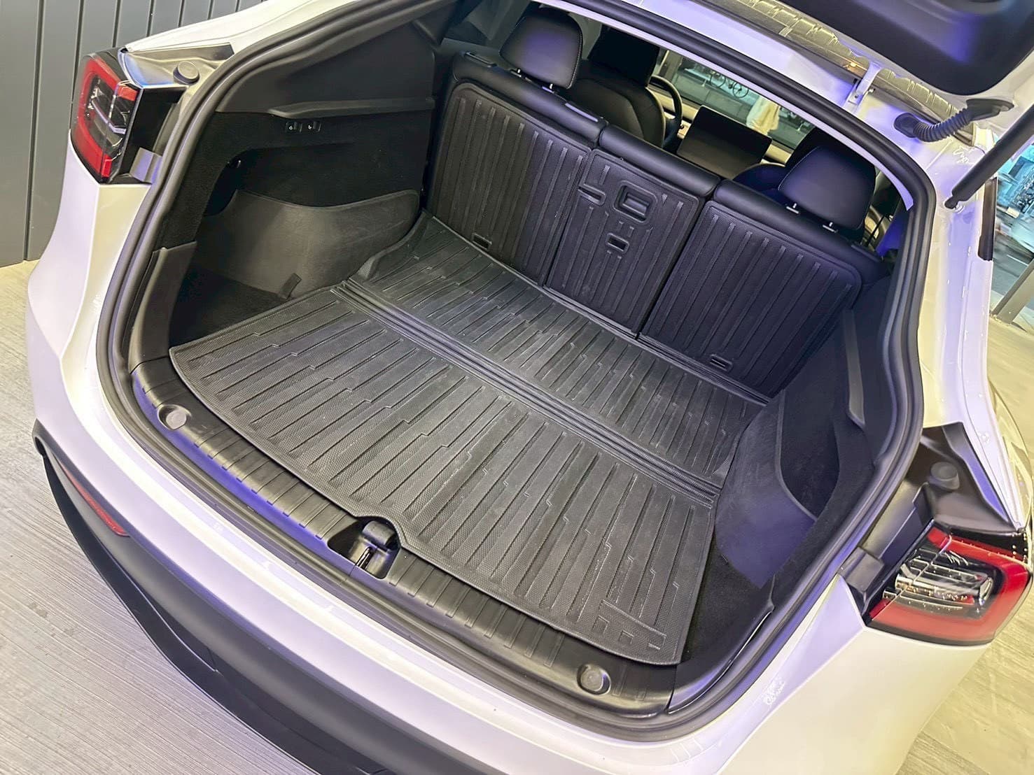 2023年 Tesla Model Y LR